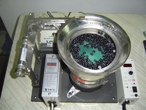 電子零件振動盤及平送機構整合(震動盤送料機)